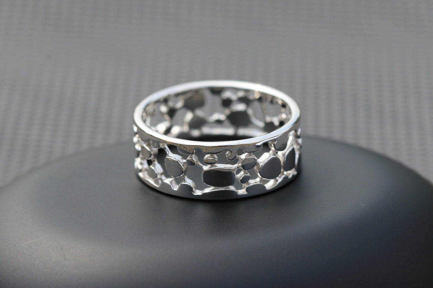 Cobble road ring