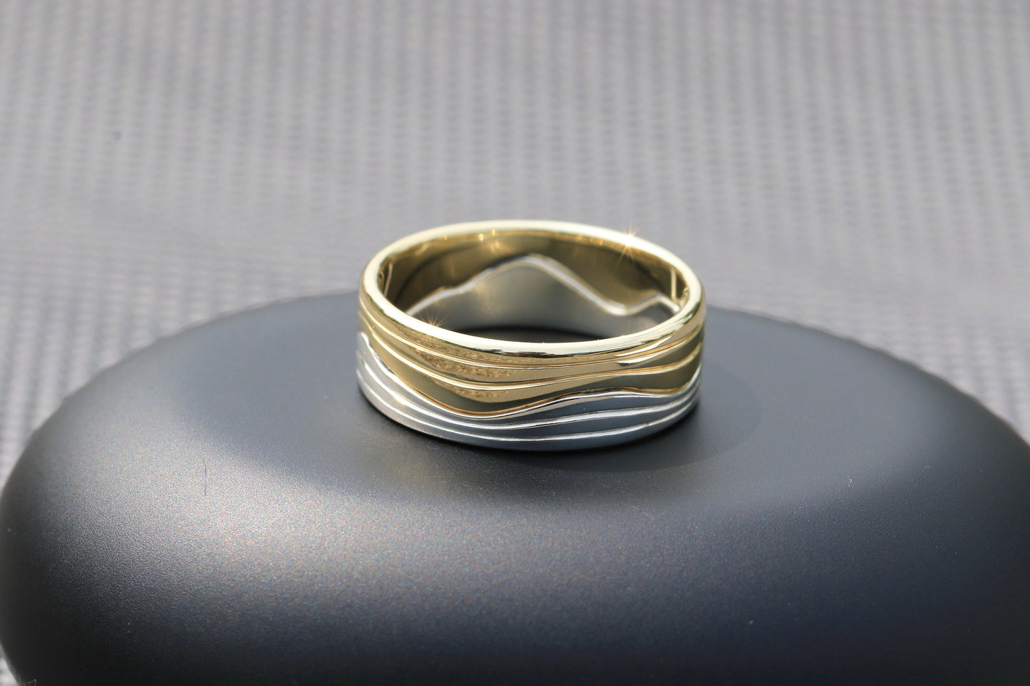 Wave wedding band